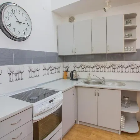 Golden Apartments/aug4 아파트 *